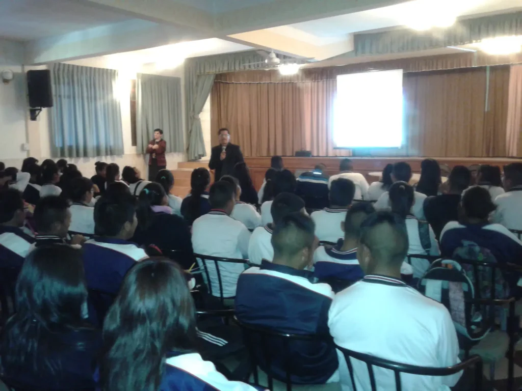 2015 - 9 - jun - charla a estudiantes (2)