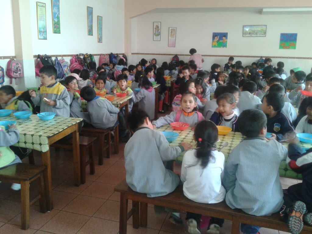 2015 - mar - niños y comedor renovado (15)