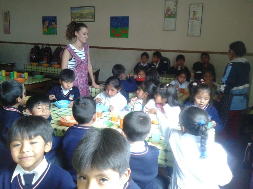 2015 - mar - niños y comedor renovado (16)